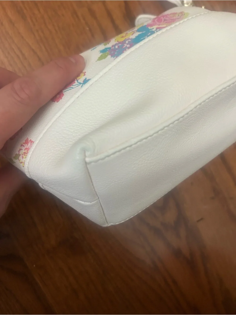 Betsey Johnson NWOT White Floral Wristlet/Cosmetic Bag